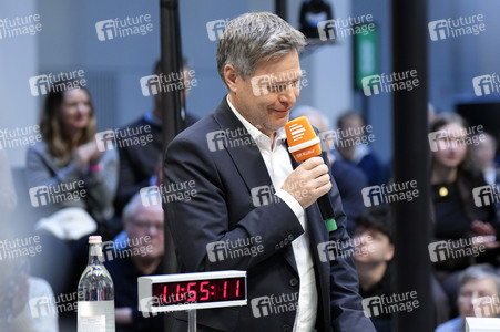 Live-Radioshow 'Studio 9 - Live aus dem Humboldt Forum' in Berlin