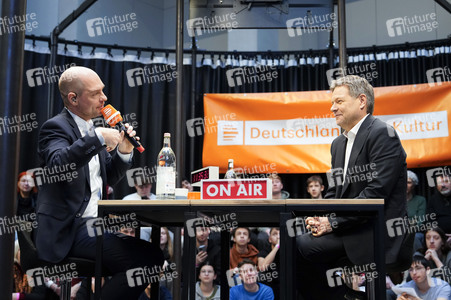 Live-Radioshow 'Studio 9 - Live aus dem Humboldt Forum' in Berlin