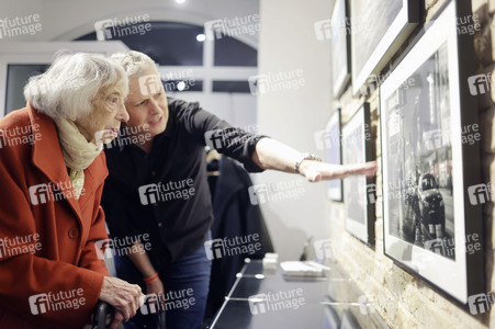 Vernissage der Fotoausstellung 'Zuversicht und Lebensfreude' in Berlin