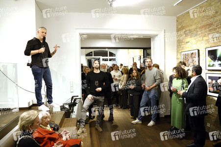 Vernissage der Fotoausstellung 'Zuversicht und Lebensfreude' in Berlin