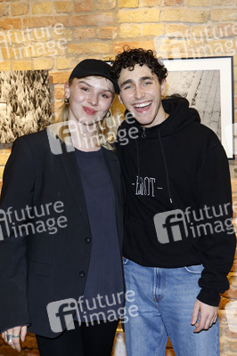 Vernissage der Fotoausstellung 'Zuversicht und Lebensfreude' in Berlin