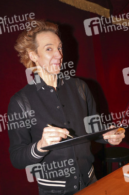 Musik-Show 'We Could Be Heroes' mit Sven Ratzke & Band in Berlin