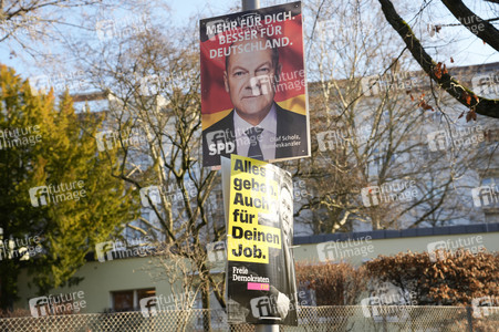 Wahlplakate zur Bundestagswahl 2025 in Berlin