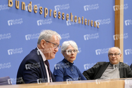 Bundespressekonferenz 15 Jahre katholischer Missbrauchsskandal in Berlin