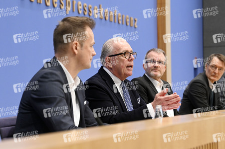 Bundespressekonferenz 'ePA-Start in Modellregionen' in Berlin