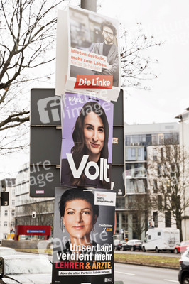 Wahlplakate zur Bundestagswahl 2025 in Berlin