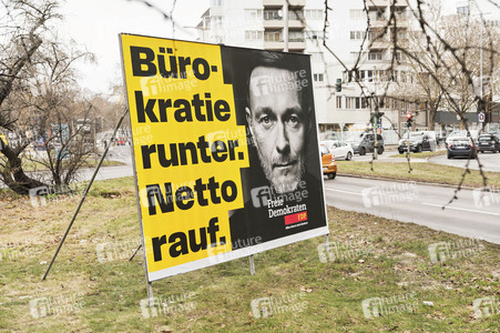 Wahlplakate zur Bundestagswahl 2025 in Berlin