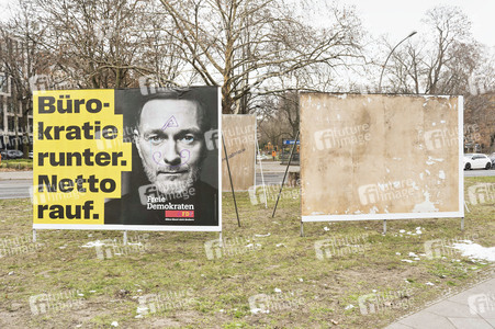 Wahlplakate zur Bundestagswahl 2025 in Berlin