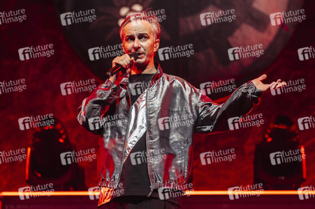 Konzert von Jan Böhmermann und dem Rundfunk-Tanzorchester Ehrenfeld in Erfurt