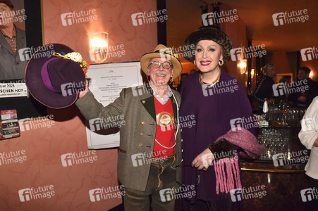 Theaterpremiere 'Hausmeister Krause - Du lebst nur zweimal' in München