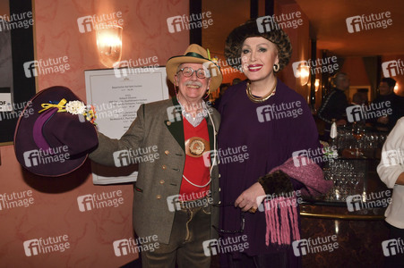 Theaterpremiere 'Hausmeister Krause - Du lebst nur zweimal' in München