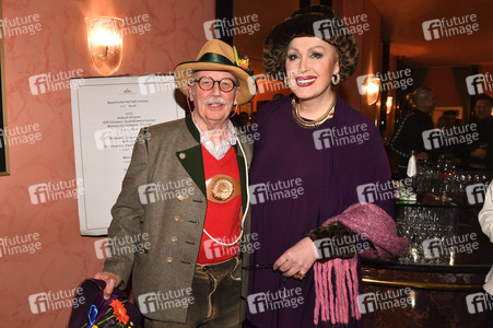 Theaterpremiere 'Hausmeister Krause - Du lebst nur zweimal' in München