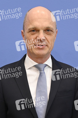 Bundespressekonferenz 'Impuls für messbare Bildungsziele' in Berlin