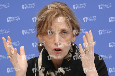 Bundespressekonferenz 'Impuls für messbare Bildungsziele' in Berlin