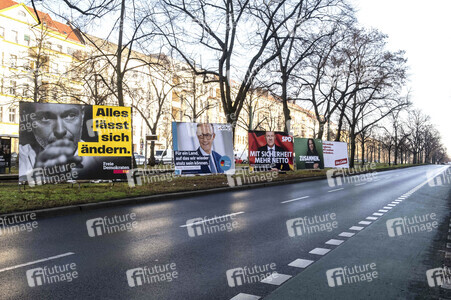 Wahlplakate zur Bundestagswahl 2025 in Berlin