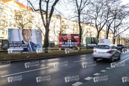 Wahlplakate zur Bundestagswahl 2025 in Berlin