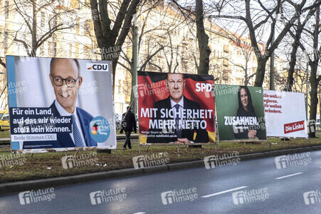 Wahlplakate zur Bundestagswahl 2025 in Berlin