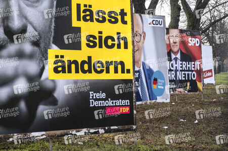 Wahlplakate zur Bundestagswahl 2025 in Berlin
