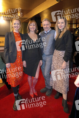 Filmpremiere 'Hundslinger Hochzeit' in München