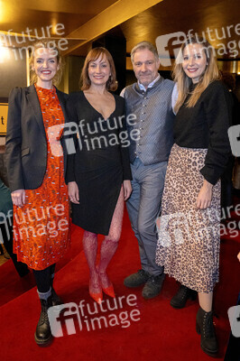 Filmpremiere 'Hundslinger Hochzeit' in München