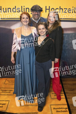 Filmpremiere 'Hundslinger Hochzeit' in München