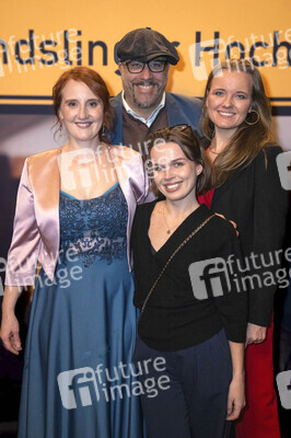 Filmpremiere 'Hundslinger Hochzeit' in München