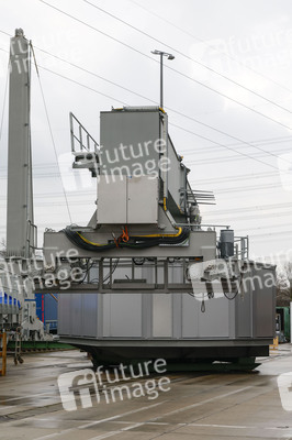 Neue Krananlage im Container-Terminal Köln-Eifeltor