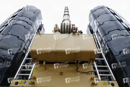 Neue Krananlage im Container-Terminal Köln-Eifeltor