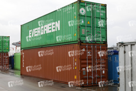 Neue Krananlage im Container-Terminal Köln-Eifeltor