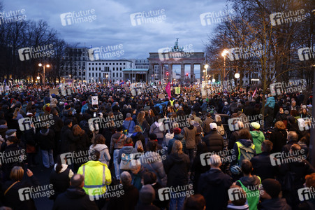 Demonstration gegen den Rechtsruck in Berlin