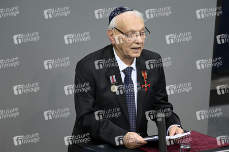 Sonderveranstaltung im Bundestag anlässlich des Tages des Gedenkens an die Opfer des Nationalsozialismus in Berlin