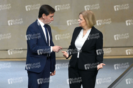 211. Sitzung des Deutschen Bundestages in Berlin