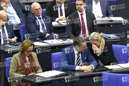 211. Sitzung des Deutschen Bundestages in Berlin