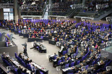 211. Sitzung des Deutschen Bundestages in Berlin