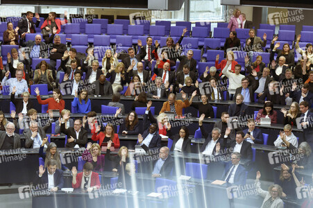 211. Sitzung des Deutschen Bundestages in Berlin