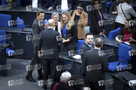 211. Sitzung des Deutschen Bundestages in Berlin