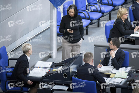 211. Sitzung des Deutschen Bundestages in Berlin