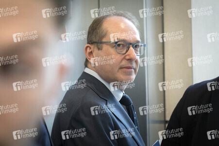 211. Sitzung des Deutschen Bundestages in Berlin