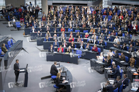 211. Sitzung des Deutschen Bundestages in Berlin