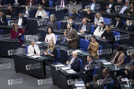 211. Sitzung des Deutschen Bundestages in Berlin