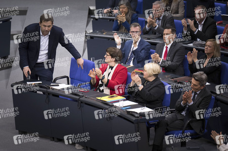 211. Sitzung des Deutschen Bundestages in Berlin