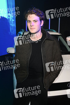 Bunte New Faces Party auf der Berlin Fashion Week A/W 2025 in Berlin