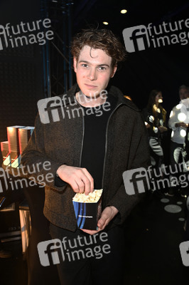 Bunte New Faces Party auf der Berlin Fashion Week A/W 2025 in Berlin