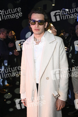 Bunte New Faces Party auf der Berlin Fashion Week A/W 2025 in Berlin