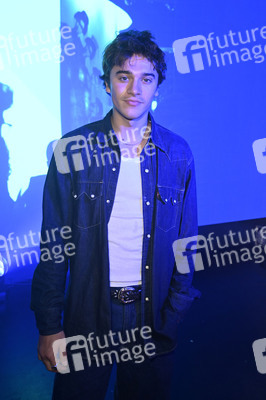 Bunte New Faces Party auf der Berlin Fashion Week A/W 2025 in Berlin