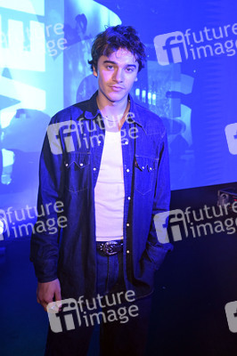 Bunte New Faces Party auf der Berlin Fashion Week A/W 2025 in Berlin