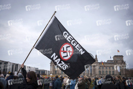 Demonstration 'Rettet die Brandmauer!' in Berlin