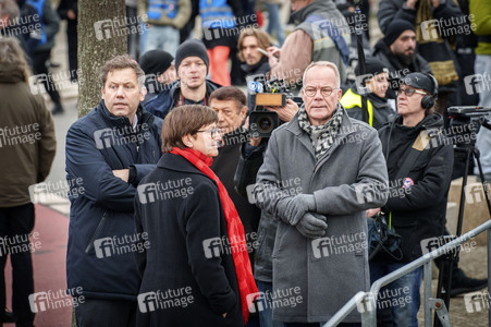 Demonstration 'Rettet die Brandmauer!' in Berlin