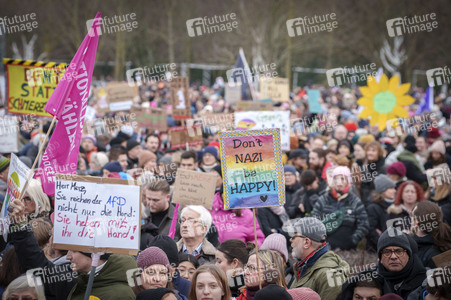 Demonstration 'Rettet die Brandmauer!' in Berlin
