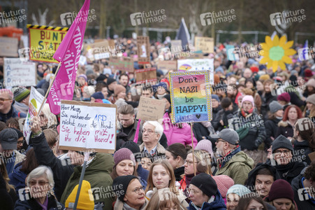 Demonstration 'Rettet die Brandmauer!' in Berlin